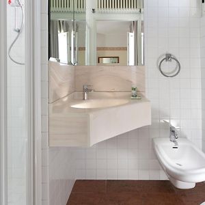 Double or Twin Room Sea View
